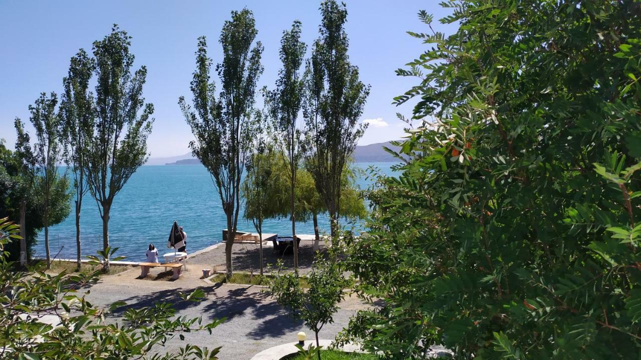 Edem Sevan Esterno foto