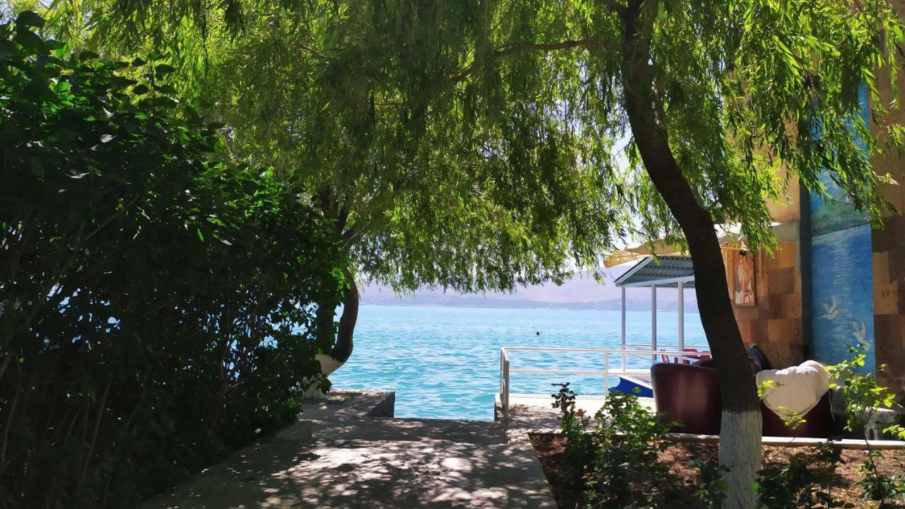 Edem Sevan Esterno foto